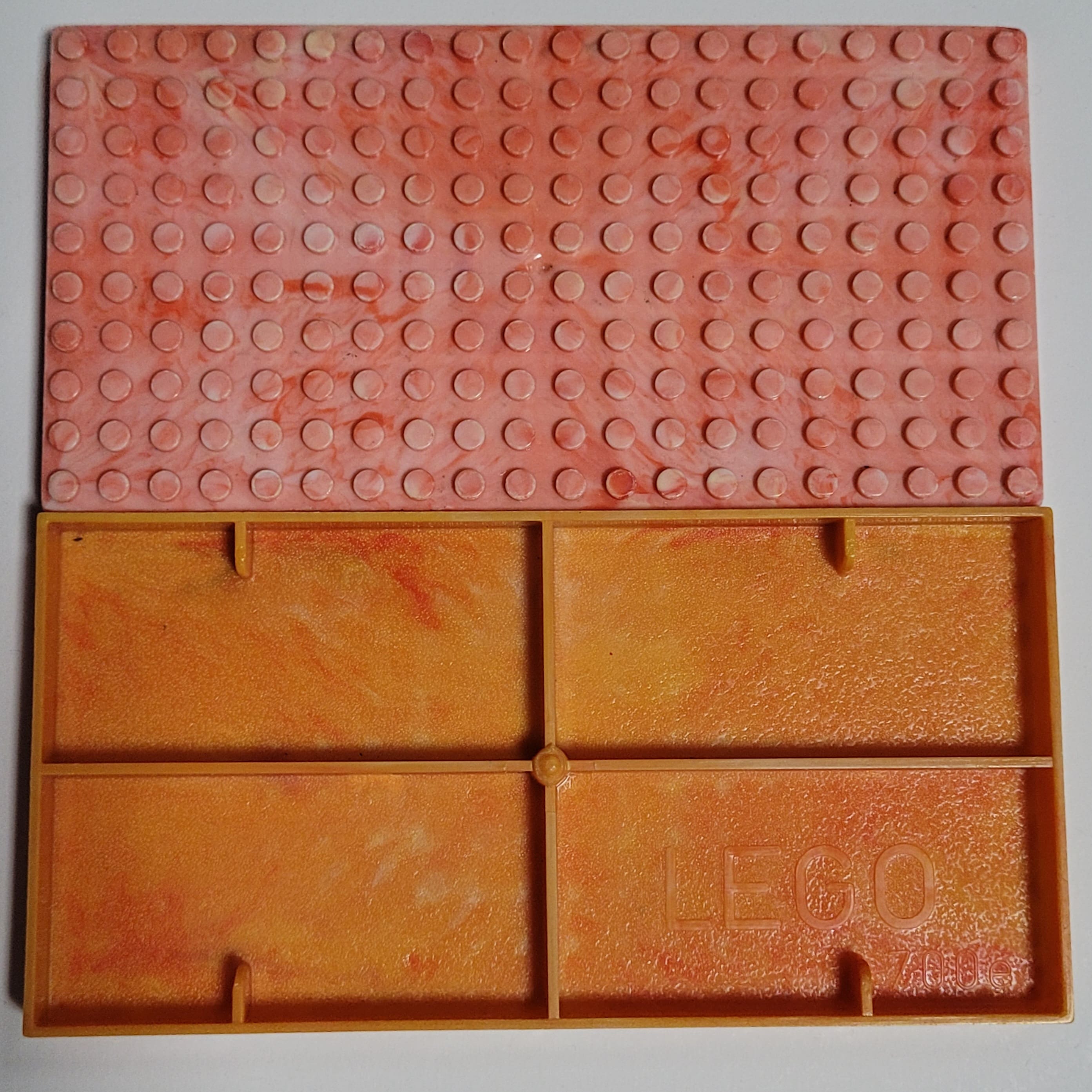 Marbled 700e LEGO baseplates from Norway